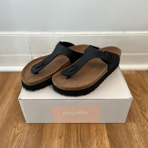 Papillio by Birkenstock Gizeh Platform Sandal.
US9/EU40.